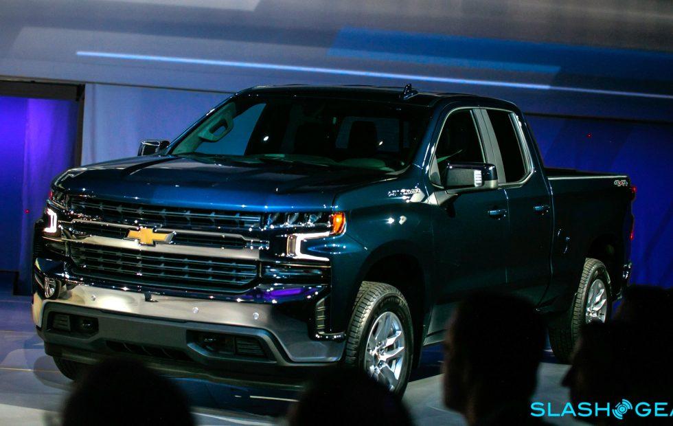 2019 Chevrolet Silverado adds tech, drops weight, snarks F-150