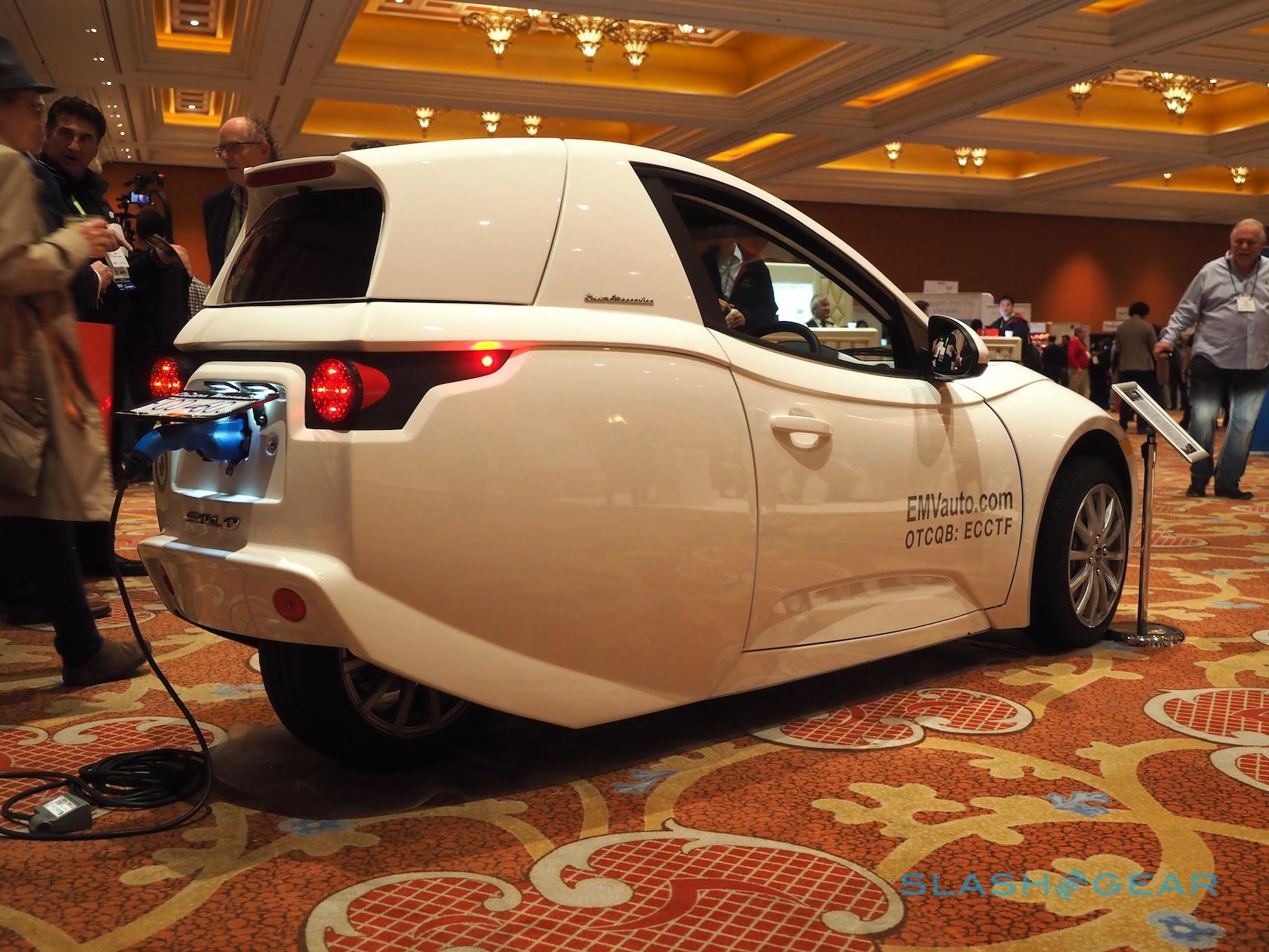 Electra Meccanica SOLO Single seater EV Makes Unexpected Sense SlashGear electra-meccanica-solo-single-seater-ev-makes-unexpected-sense-slashgear