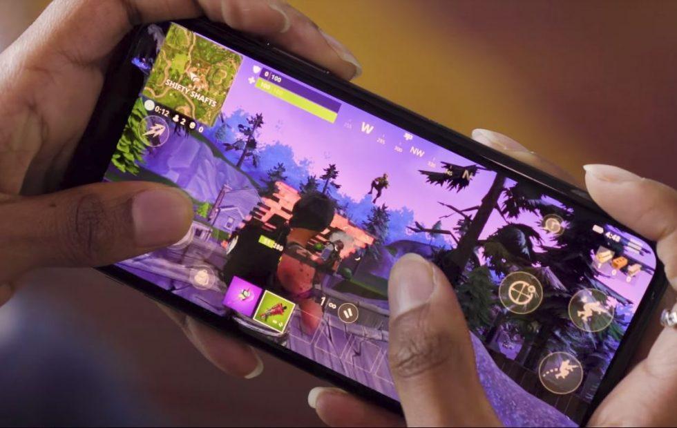 Can anyone play fortnite mobile