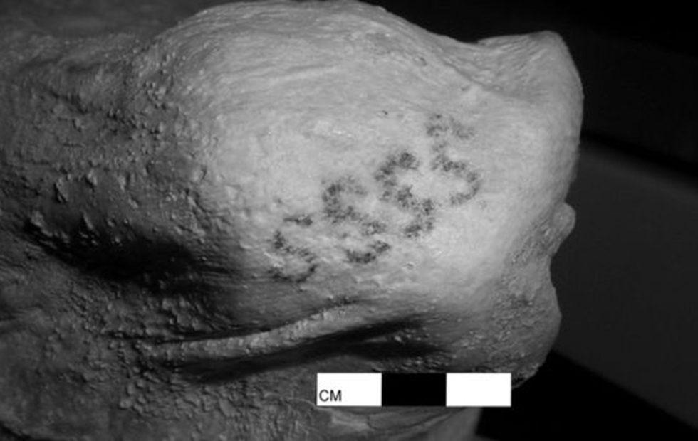 World’s oldest figurative tattoos found on two Egyptian mummies
