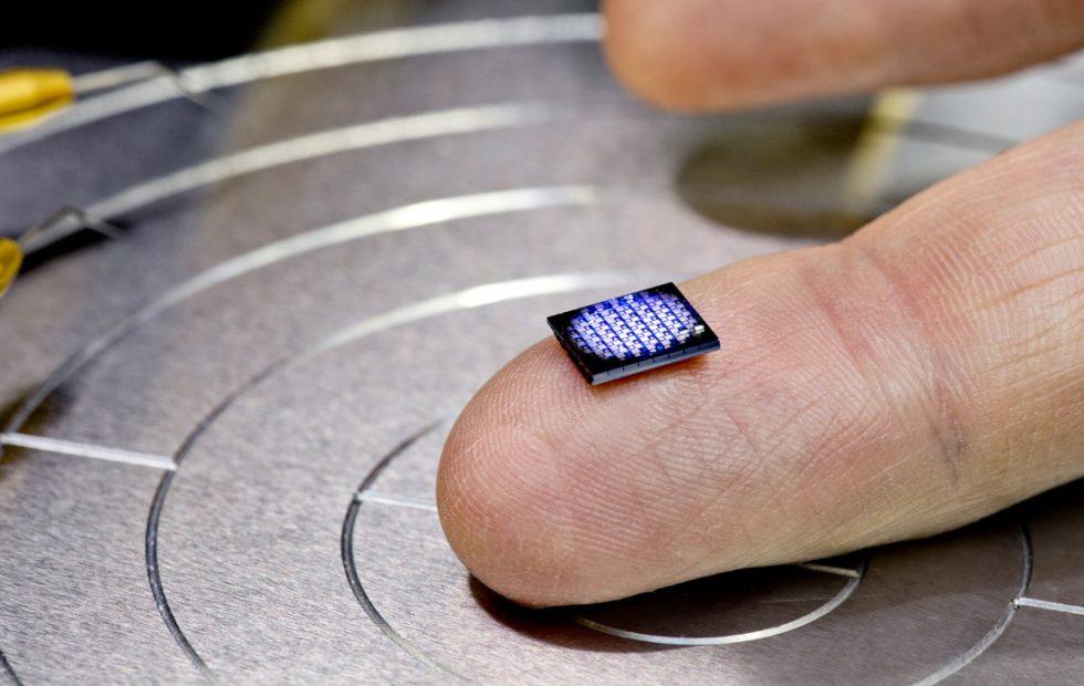 IBM’s salt-grain sized computer is ready for the blockchain