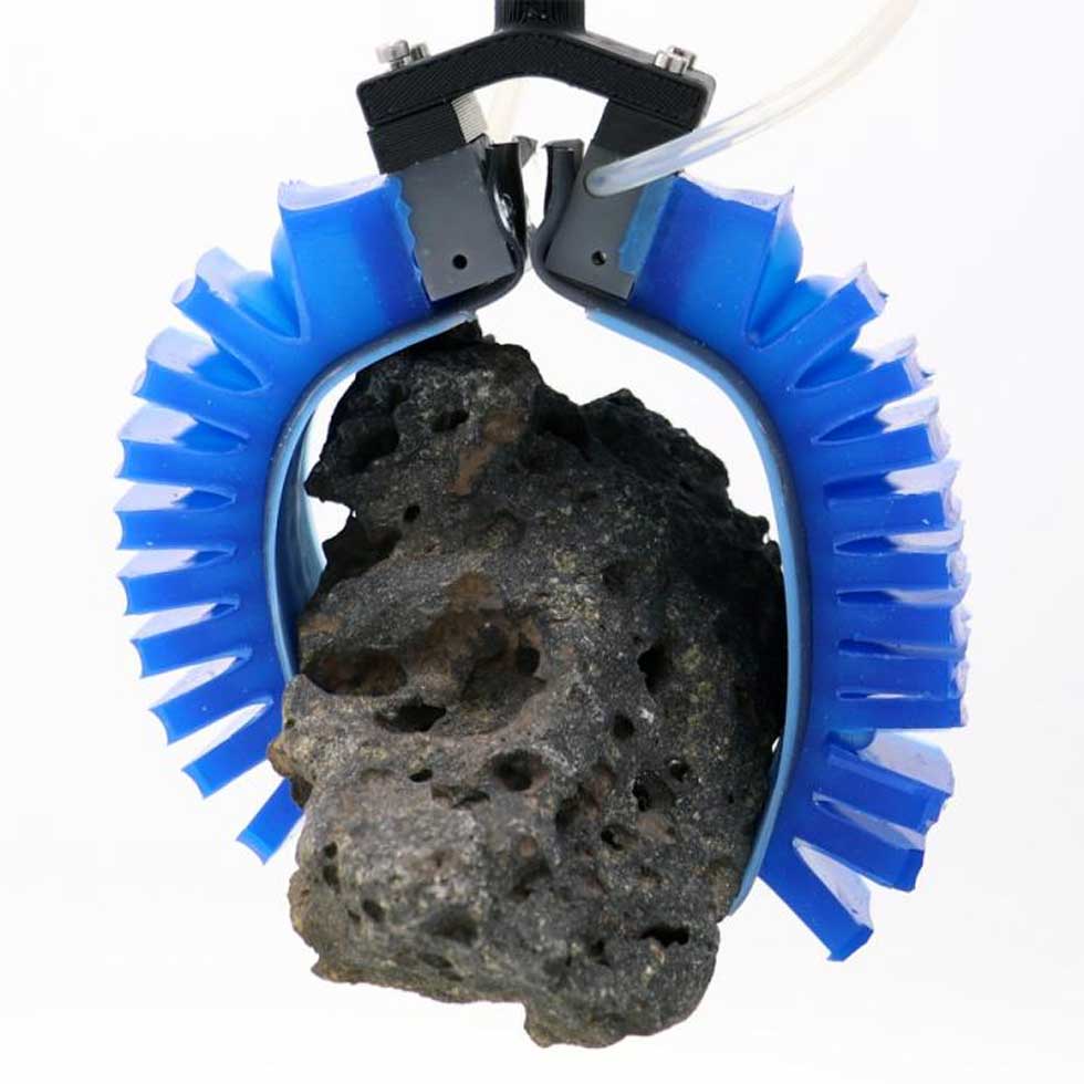 Soft, flexible gripper uses Gekcoinspired adhesives SlashGear