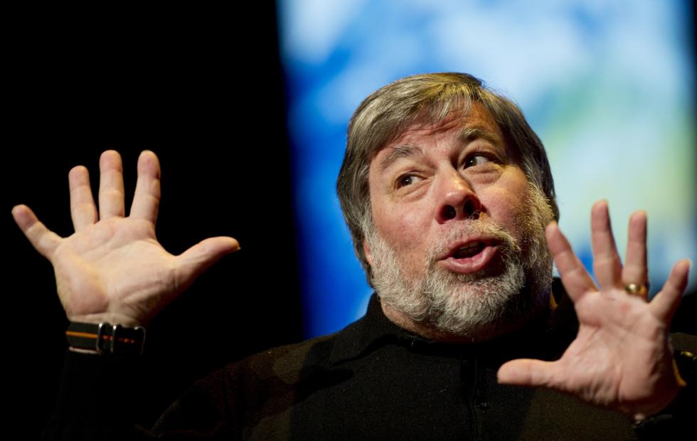 Woz drops Facebook, willing to pay for ad-free option