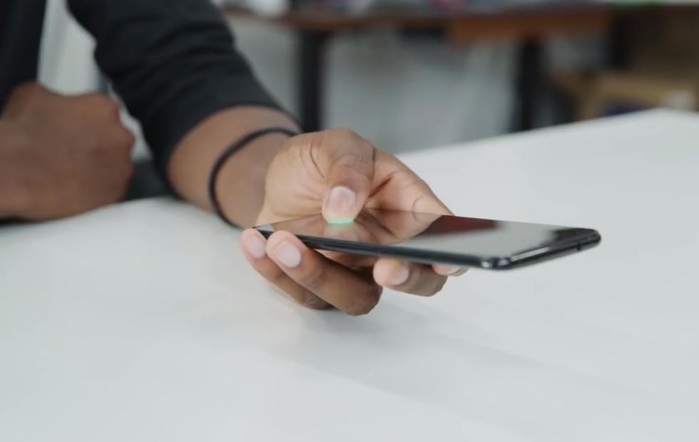 Vivo X20 Play UD in-display fingerprint scanner reliability tested