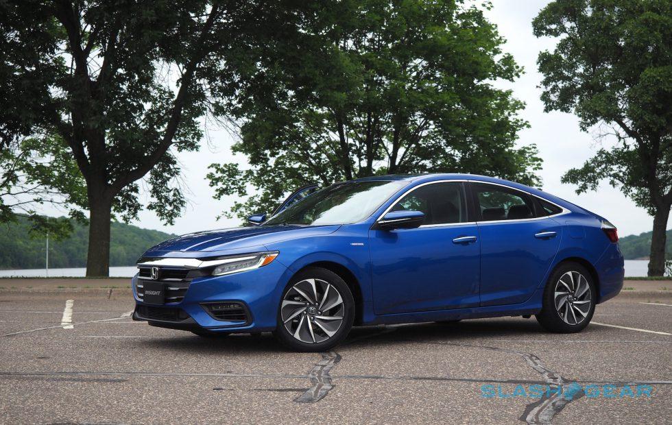 19 Honda Insight First Drive 55mpg Without The Hybrid Hype Slashgear