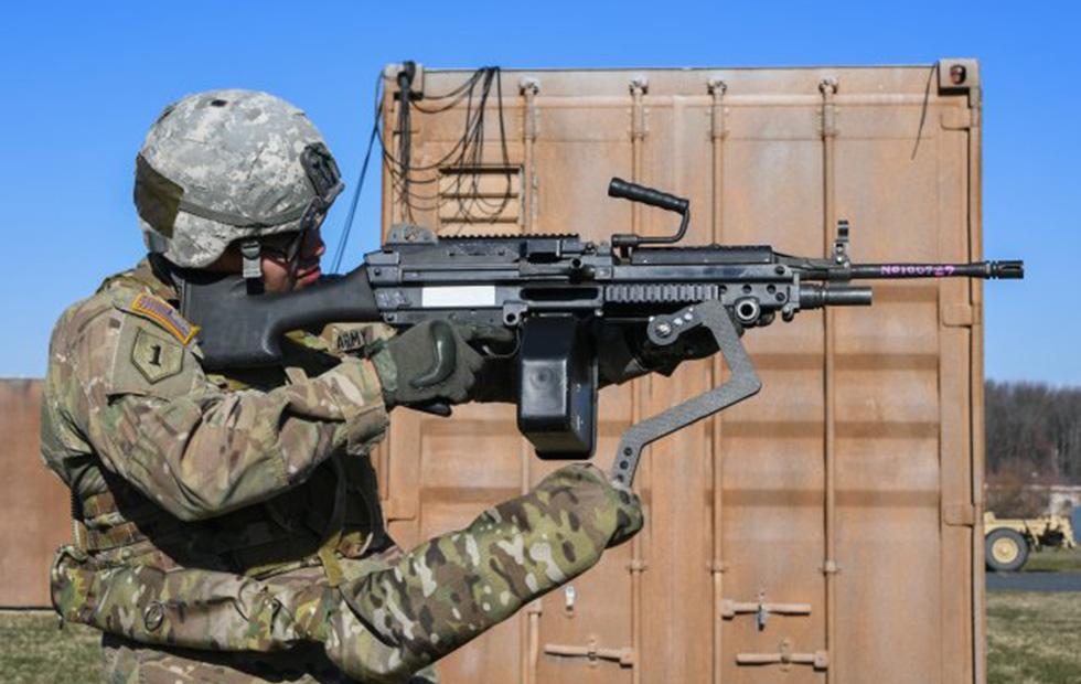 Us Army Tests Third Arm Stabilizer To Help Soldiers Wield Big Guns Slashgear
