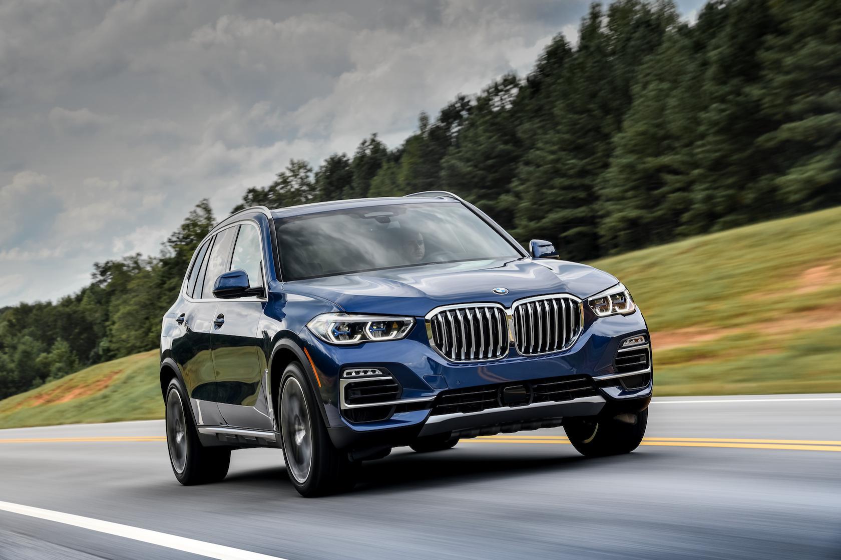 Новинка BMW X5 – кроссовер, снащенный новыми технологиями, отличающийся еще большей безопасность и динамикой на любых дорожных покрытиях
