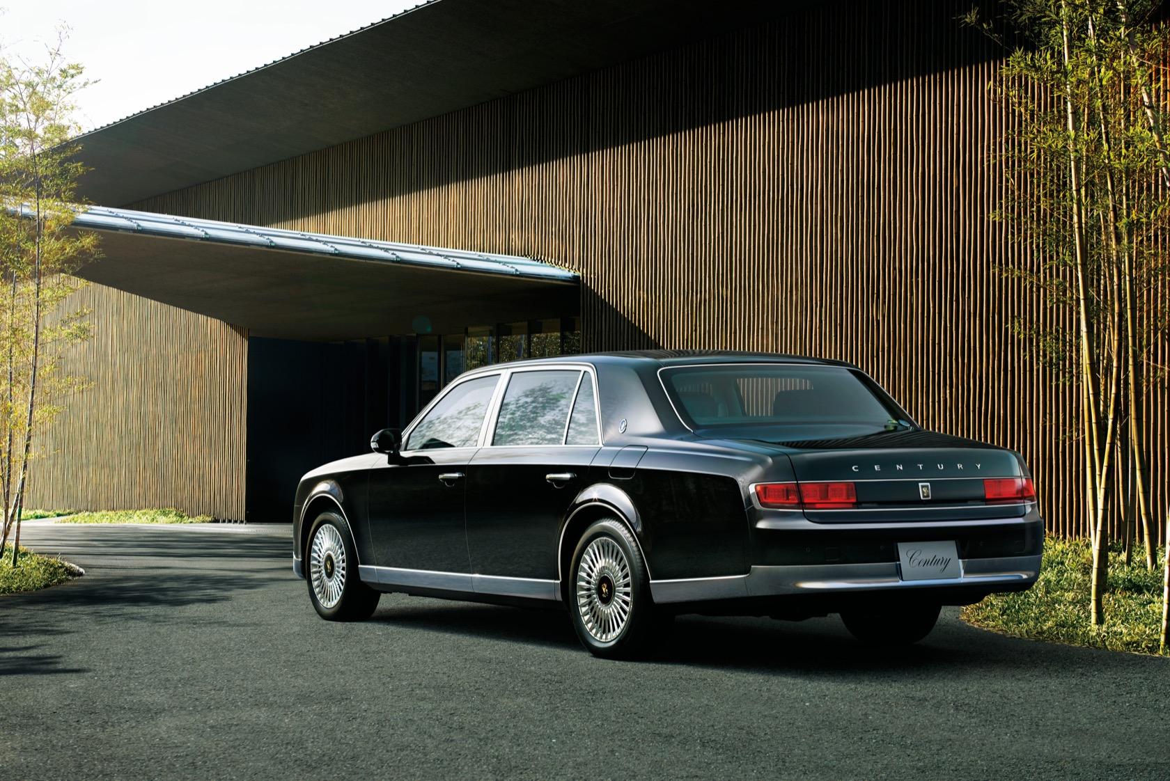 Toyota Century Gallery SlashGear