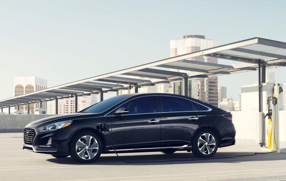 2018 Hyundai Sonata Plug In Hybrid Gives A Choice Lower Price Or 2018 Hyundai Sonata Plug In Hybrid Gives A Choice Lower Price Or More Tech