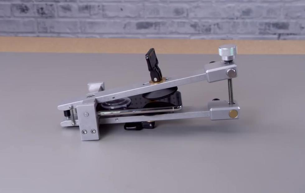 Apple iPhone repair videos leaked, specialized tools revealed