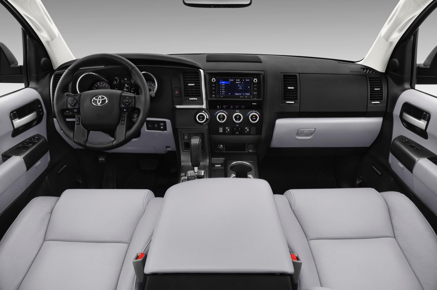 2018 Toyota Sequoia Vs 2018 Chevrolet Tahoe Vs 2018 Ford Expedition