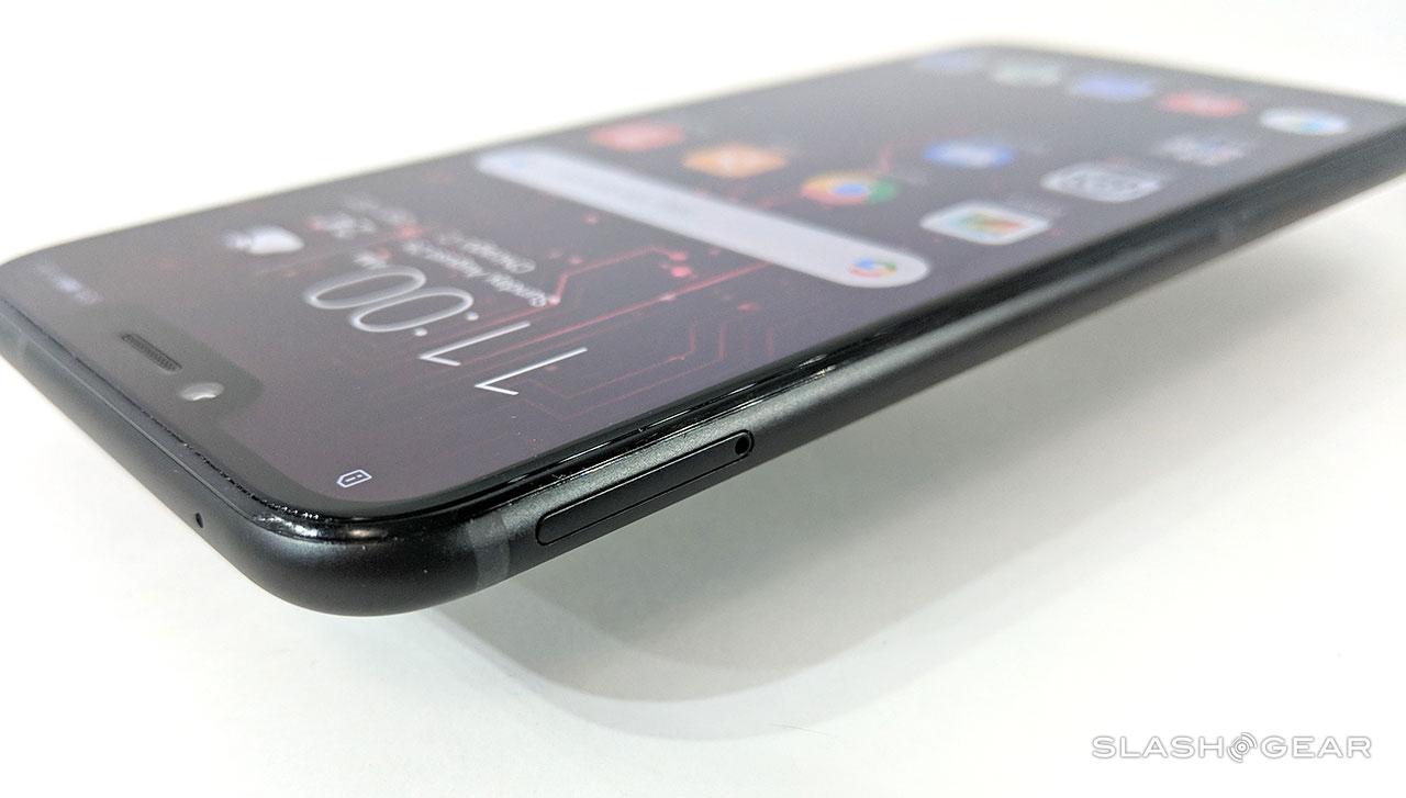 Honor Play Review: Inexpensive, Balanced, Unique