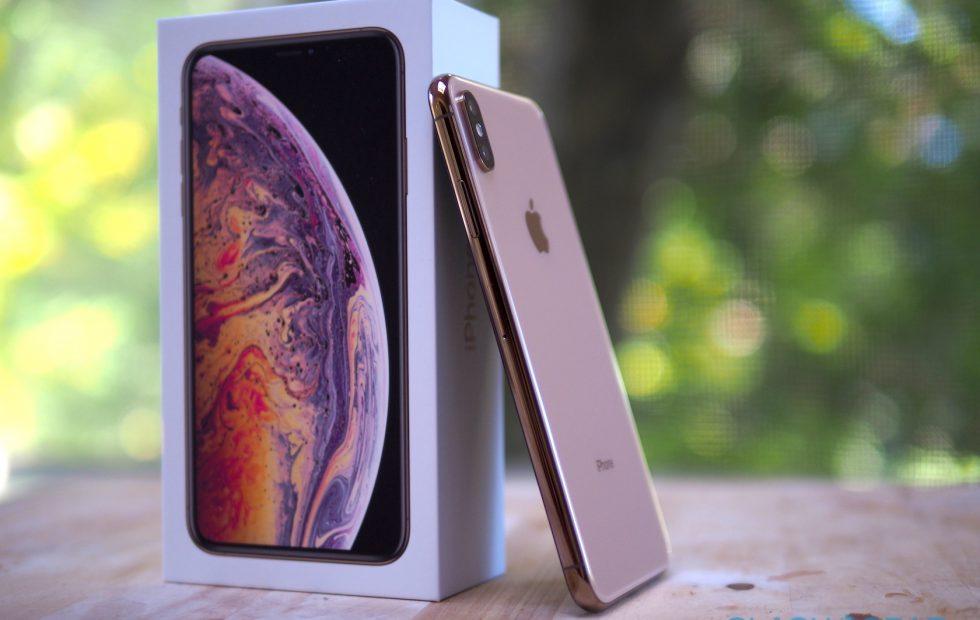 iOS 12.0.1 fixes iPhone XS charging and WiFi glitches