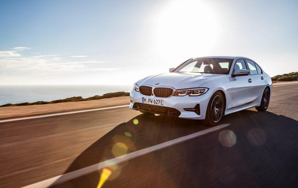2019 Bmw 330e Hybrid Boosts Range Performance And Tech Slashgear 2019 Bmw 330e Hybrid Boosts Range Performance And Tech