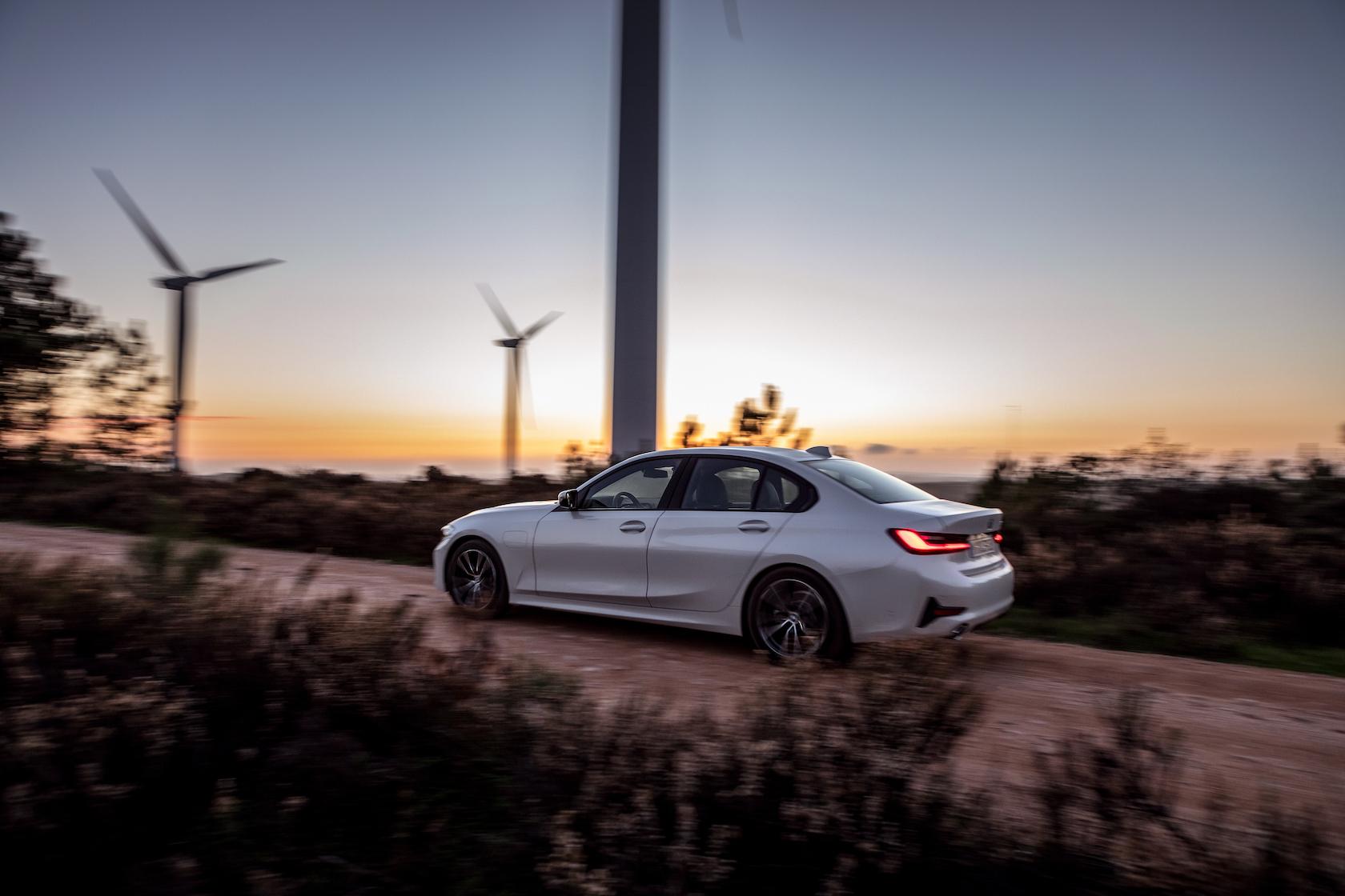 Senator lokaal Berekening 2019 BMW 330e hybrid boosts range, performance and tech - SlashGear