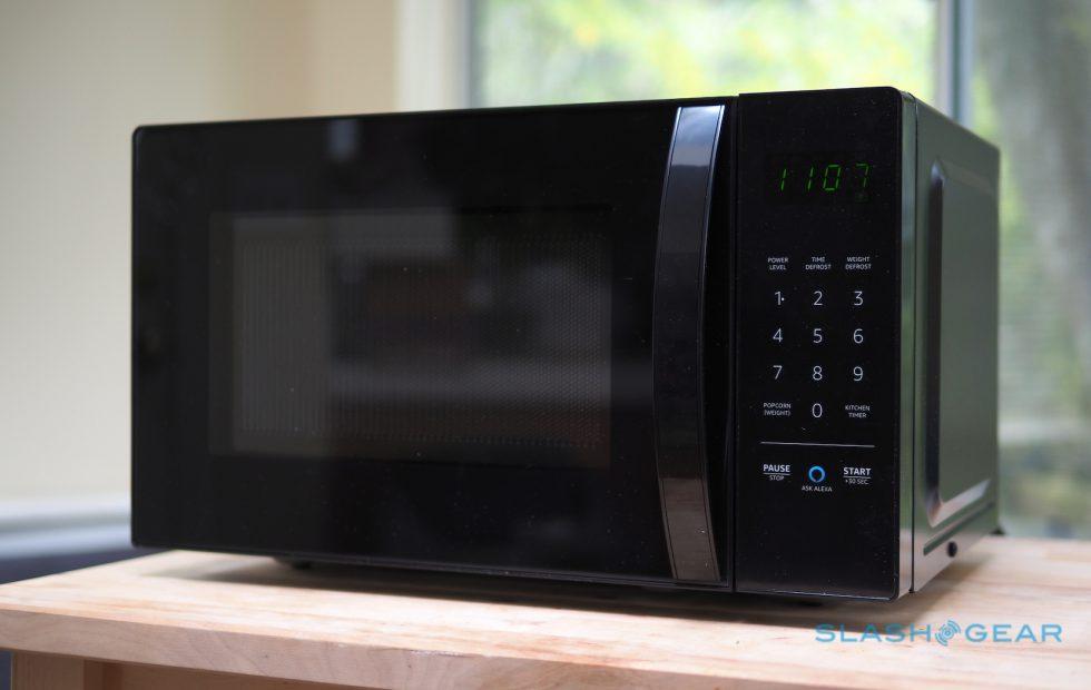 Amazonbasics Microwave Review Alexa Gets Cooking Slashgear