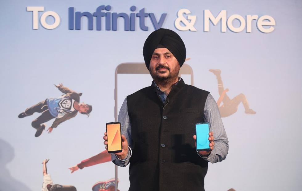 Samsung budget phones take selfies for auto brightness