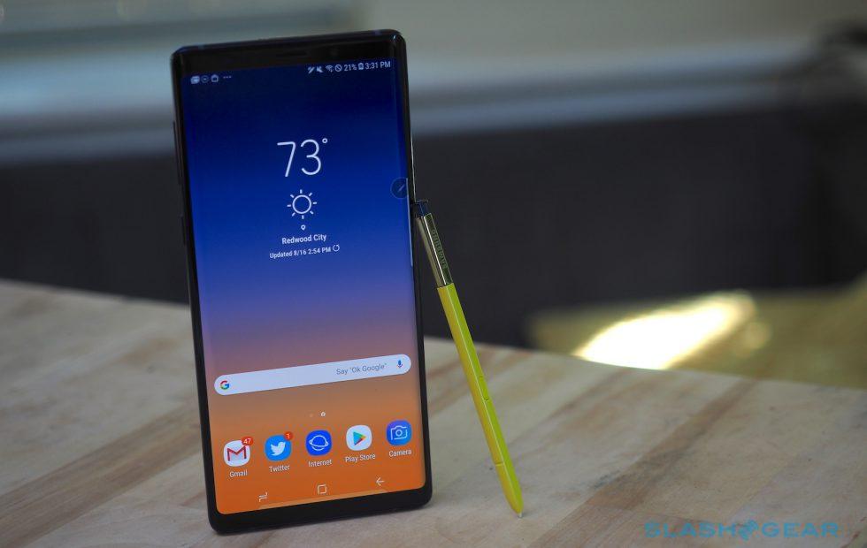 Samsung may not lead phone shipments for long