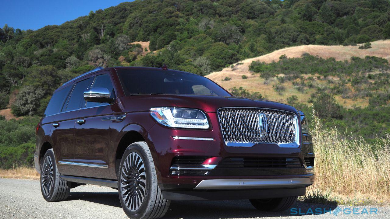 2018 Lincoln Navigator Review Brash 3 Row Suv Royalty Slashgear