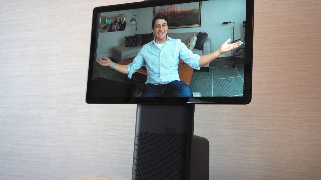 Facebook Portal adds browser and new apps to video call display