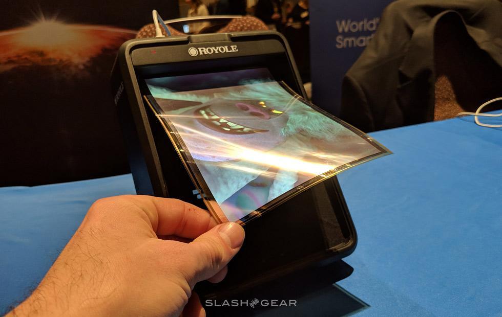 Royole Foldable Display and FlexPai hands-on: Mobile bendy phone screen time