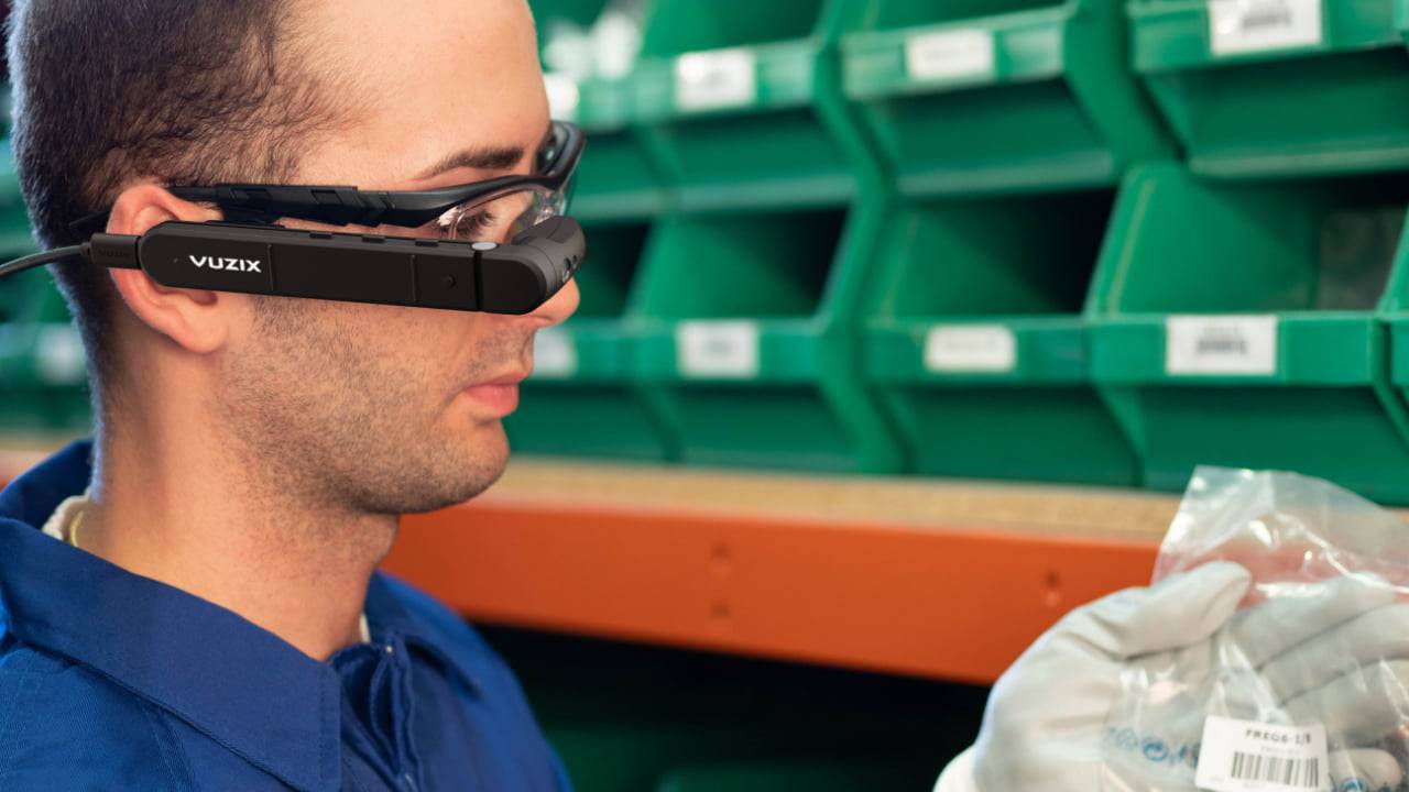 Vuzix M400 AR glasses revealed with Qualcomm XR1