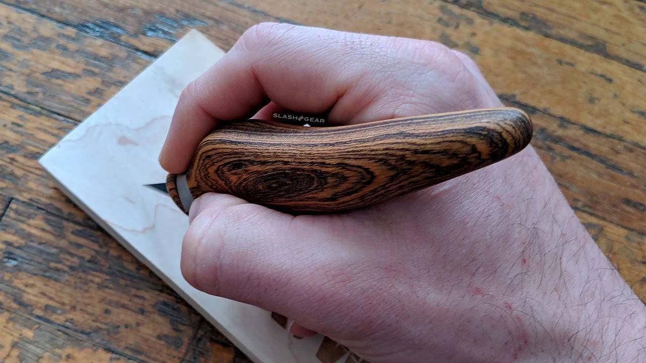 Ergo Kiwi Review: CNC-cut, 3D printed, ergonomic craft blade handle