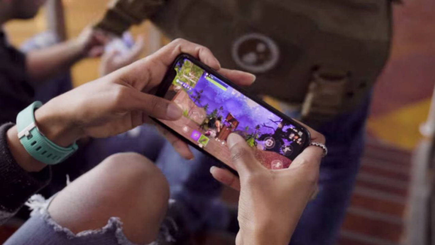 fortnite gets ios stability update but voice chat remains disabled - fortnite mobile mic disabled