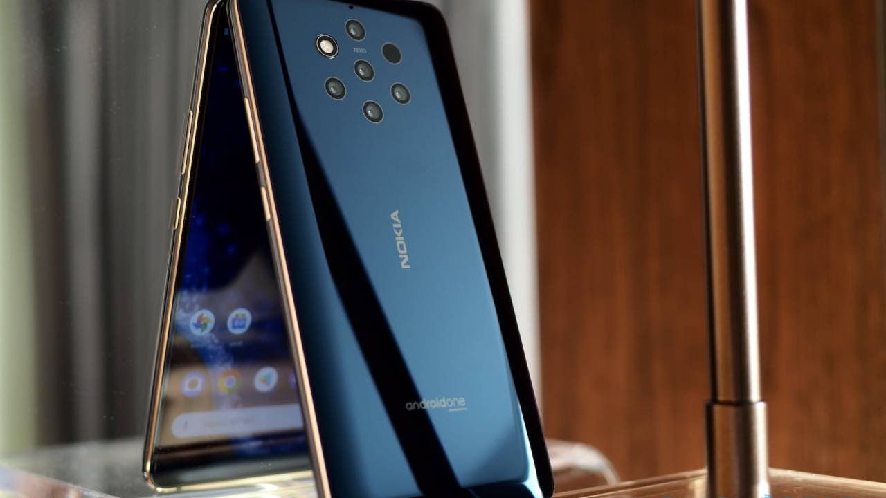 Genius or gimmick: The crazy phone showdown