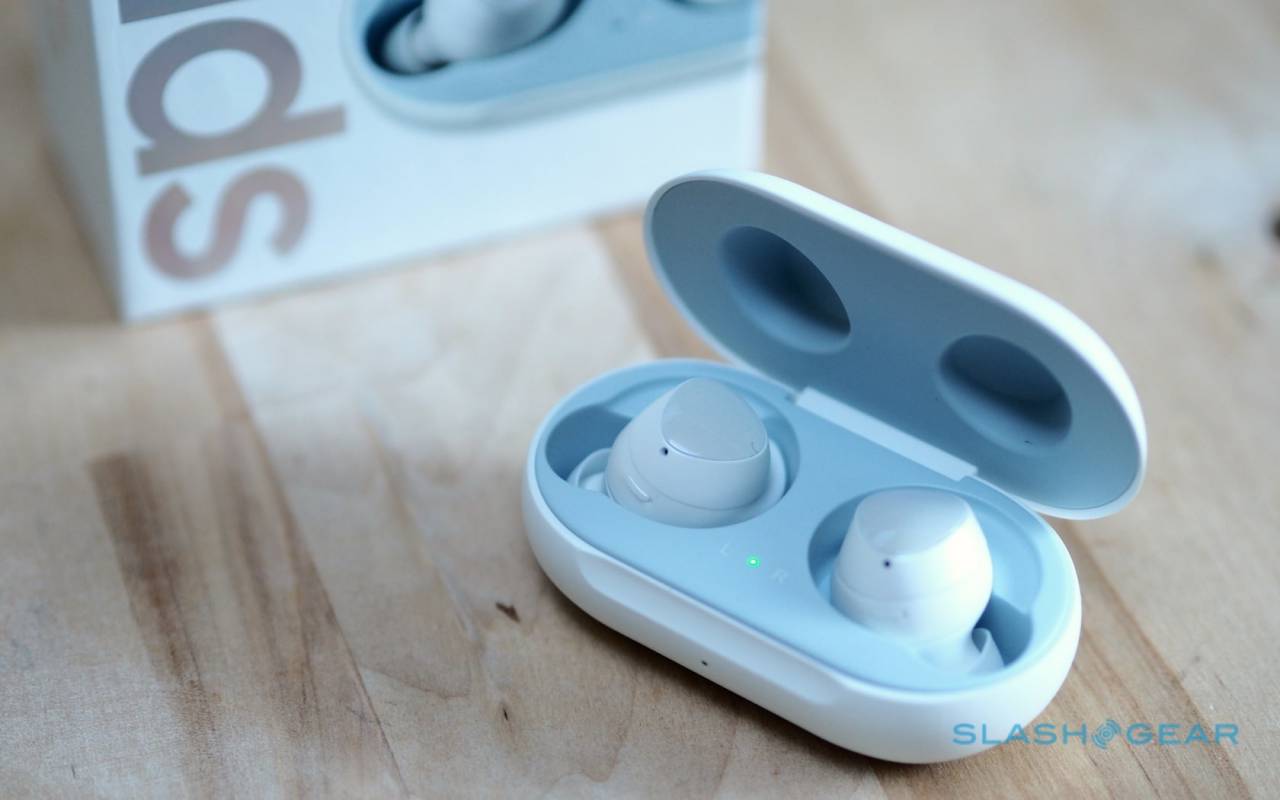 using samsung earbuds with iphone