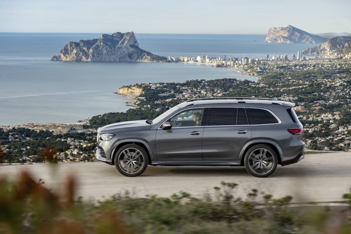 2020 Mercedes Benz Gls Packs Full Size Suv With Gadgets