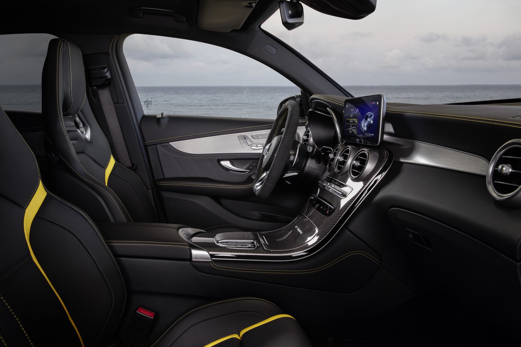 Mercedes Amg Glc 63 Suv And Coupe Get Tech And Dynamics Upgrades Slashgear