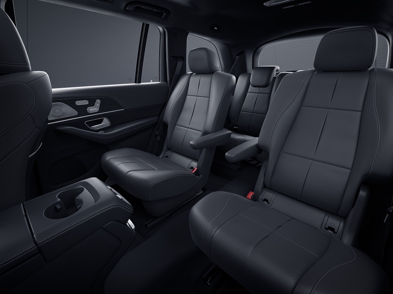 2020 Mercedes Benz Gls Packs Full Size Suv With Gadgets Slashgear