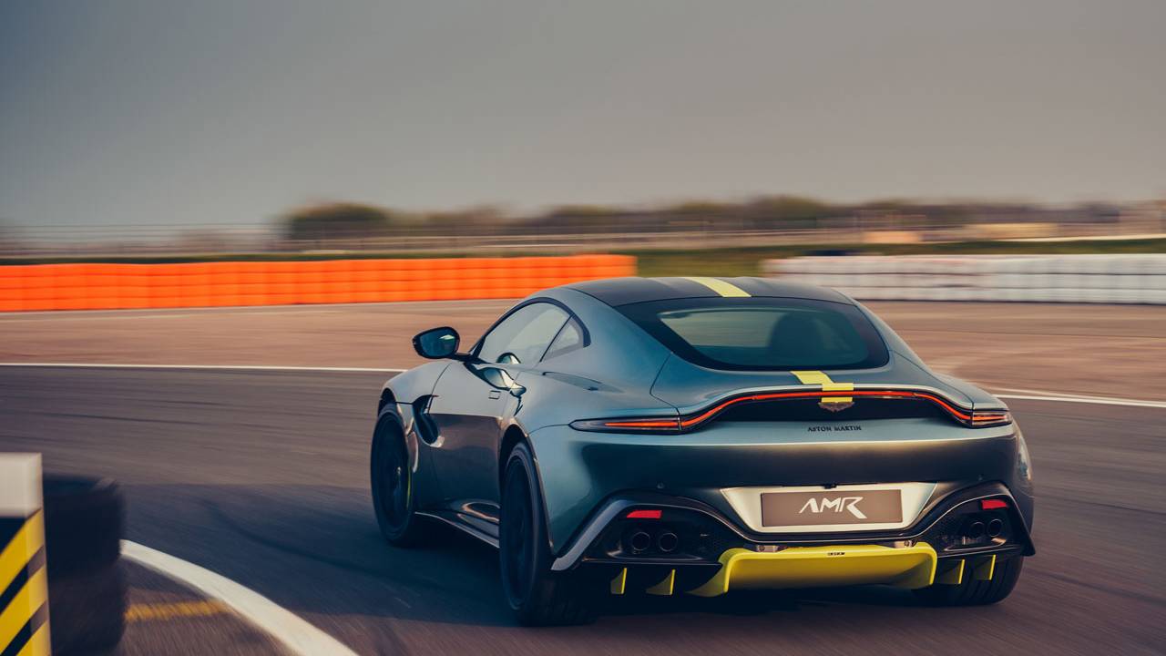 Aston Martin Vantage AMR has a 7-speed manual