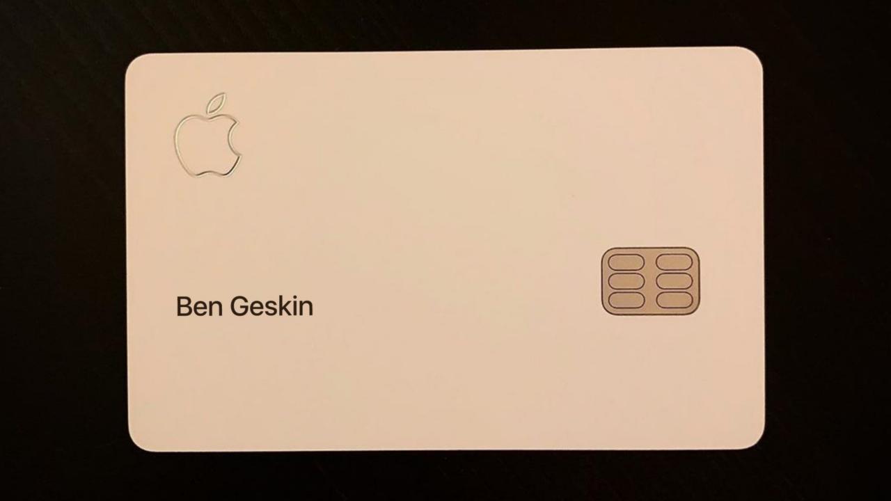 Apple Card Shows Up In The Flesh With Its Minimalist Design Slashgear Apple Card Shows Up In The Flesh With Its Minimalist Design Slashgear