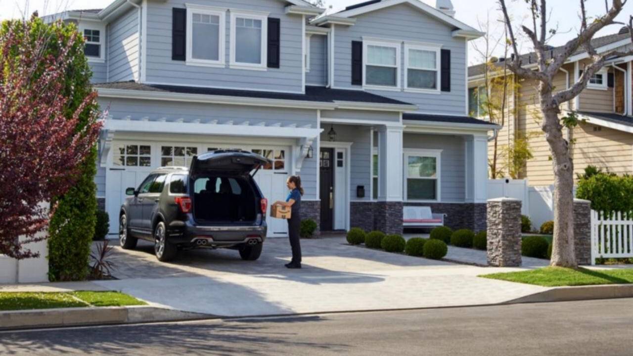 Ford will let Amazon deliver packages into cars for safekeeping