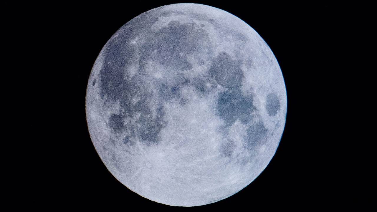 NASA seeks extra $1.6 billion to boost its return to the Moon
