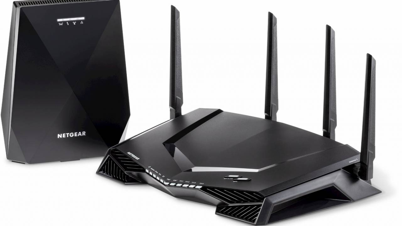 Nighthawk XRM570 Pro Gaming mesh router wages war on lag
