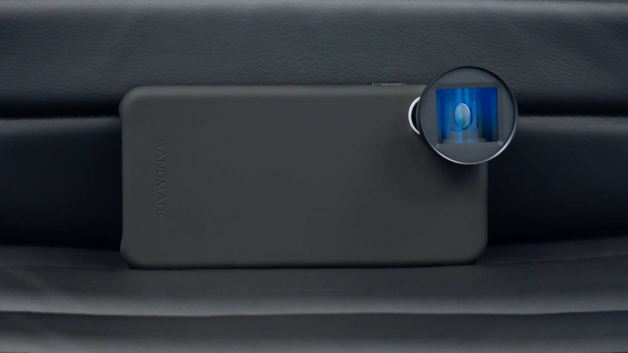 Sandmarc anamorphic lens adds cinematic flare to iPhone videos