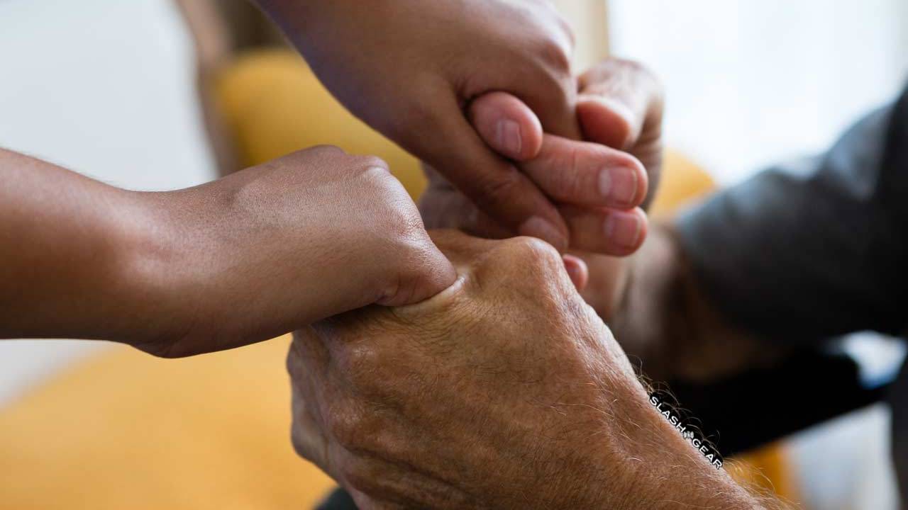 Elderly care in USA depends on immigrants study shows