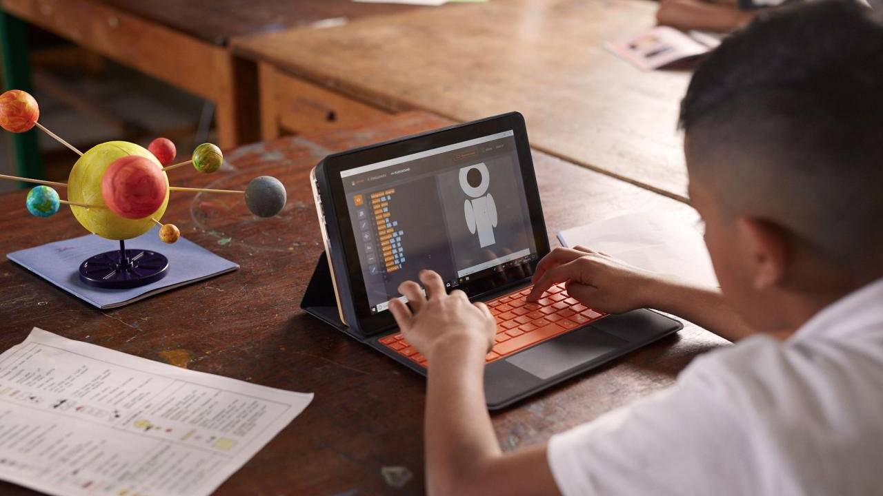Kano PC is Windows 10’s entry into DIY computer world