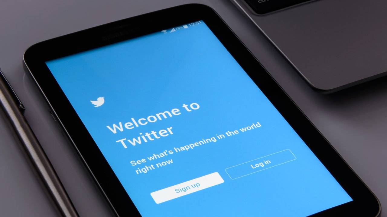 Twitter will label politician tweets that break its rules