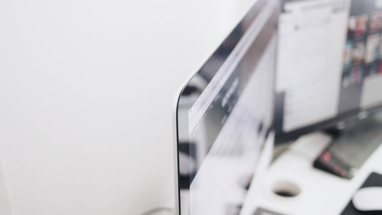 DisplayPort 2.0 official: 16K monitor support and multi-8K
