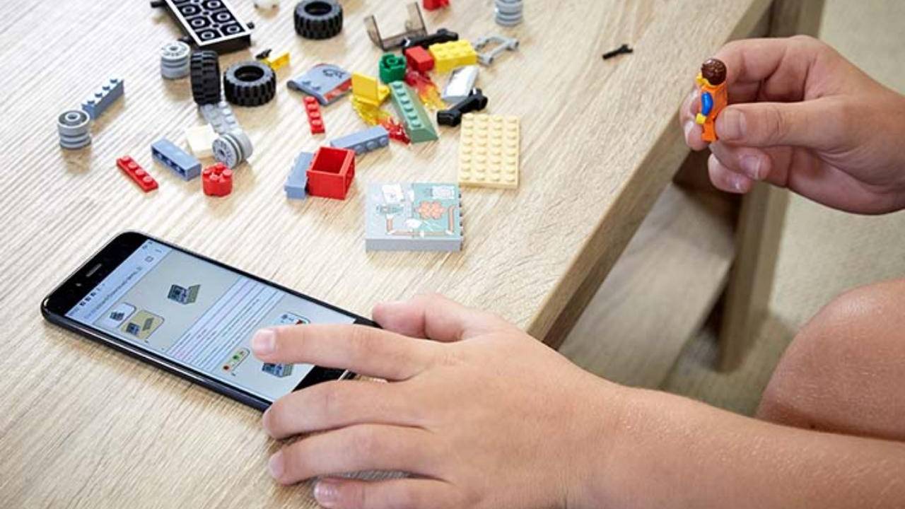 LEGO instructions now have audio and braille for the visually impaired