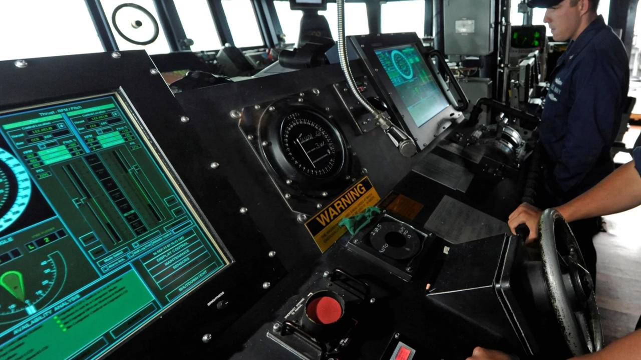 US Navy to move away from touchscreens on warships