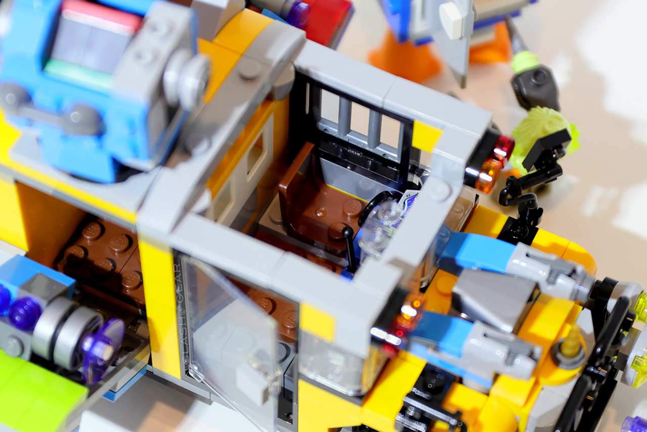 lego hidden side paranormal intercept bus 3000