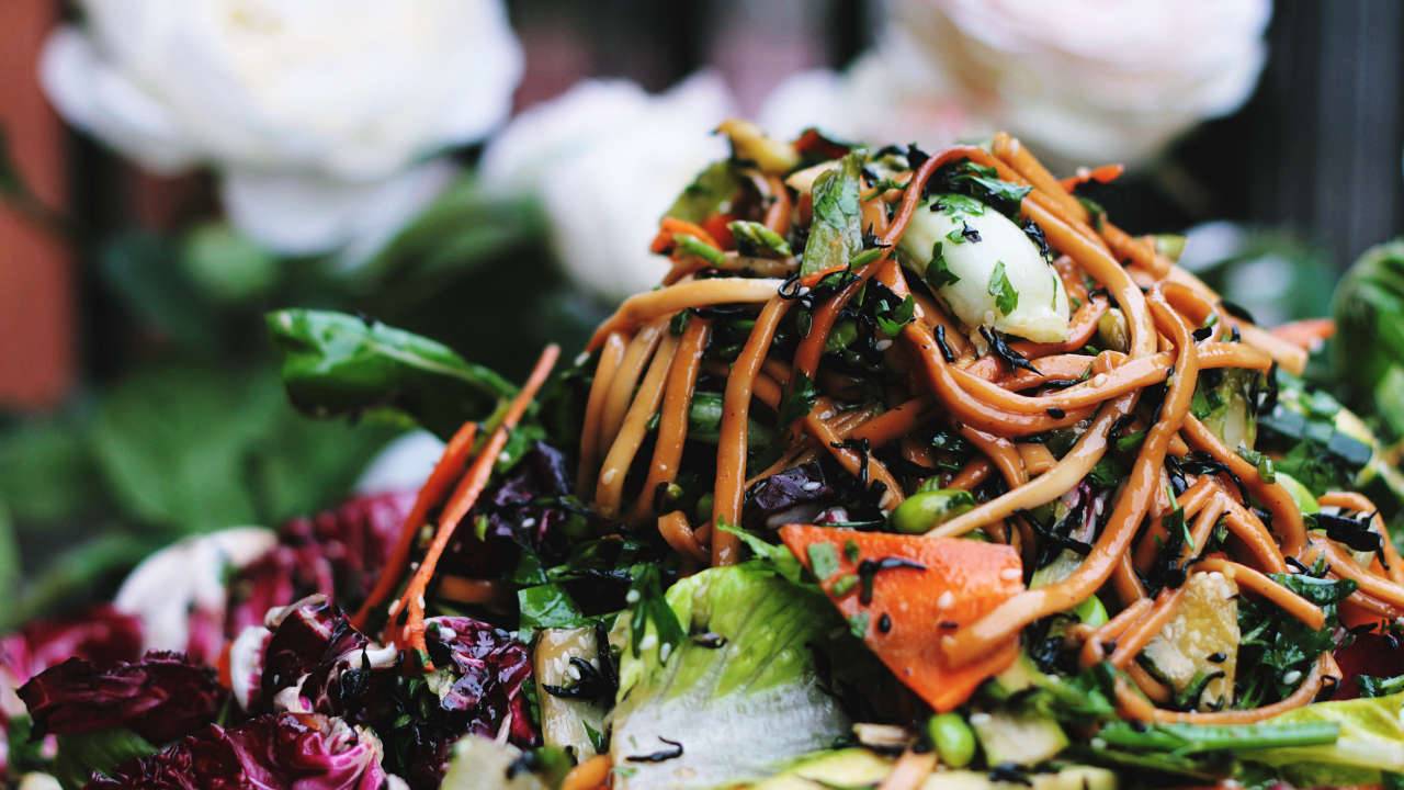 Healthy foods, not diet type, may be key to cutting heart disease risk