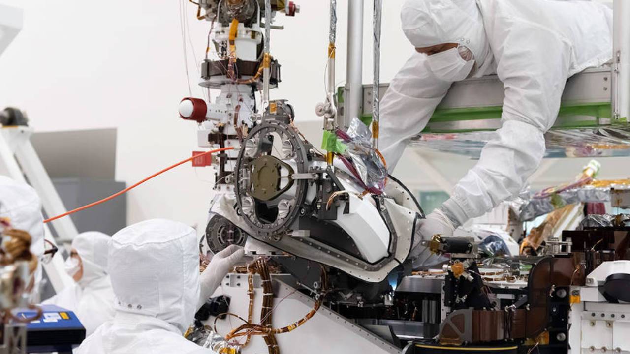 NASA installs rock-sampling toolkit on Mars 2020 rover