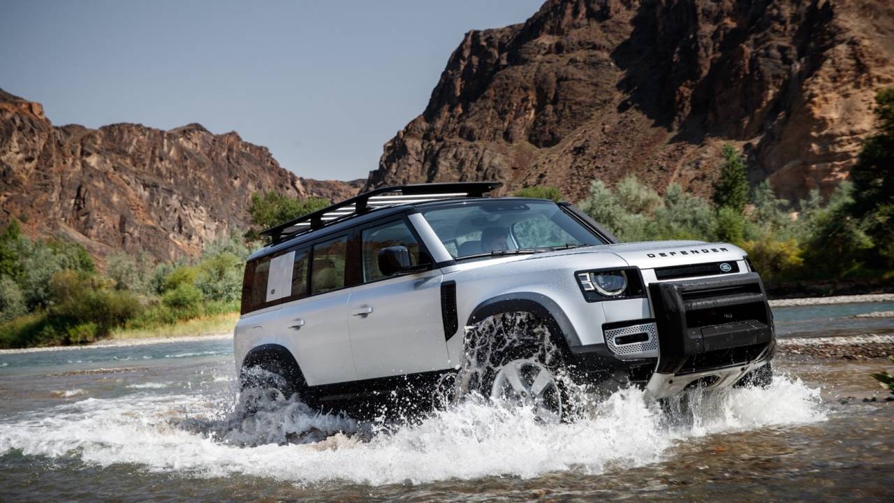 Land rover defender 2020