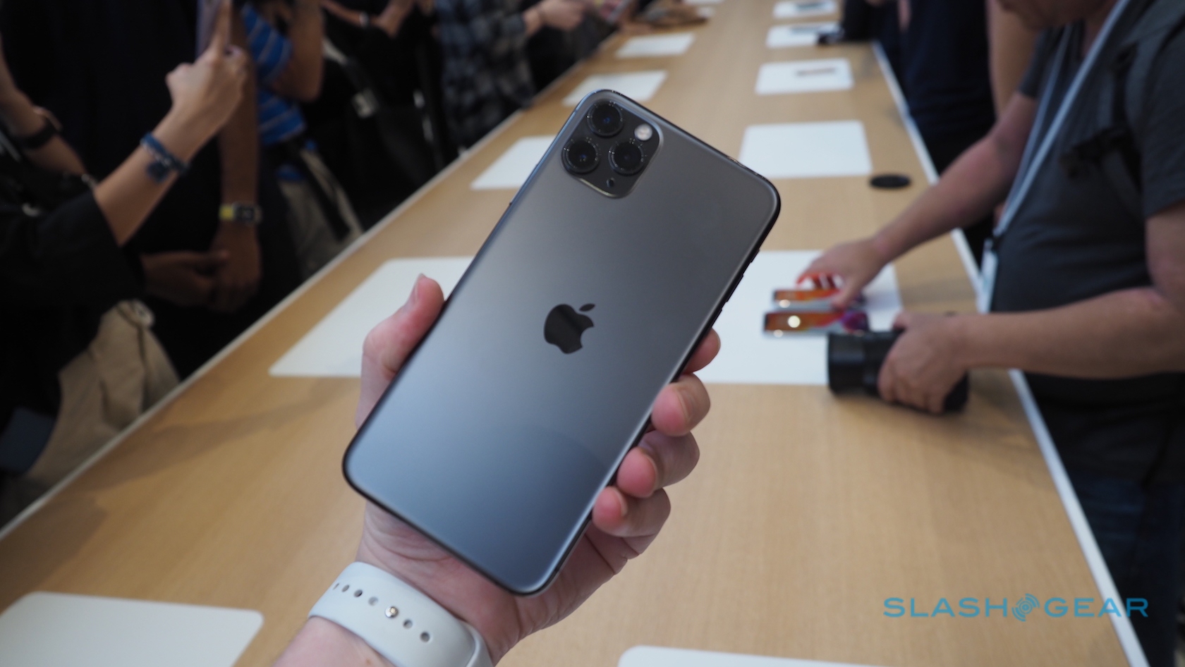 iPhone 11 Pro hands-on: That flagship feeling - SlashGear